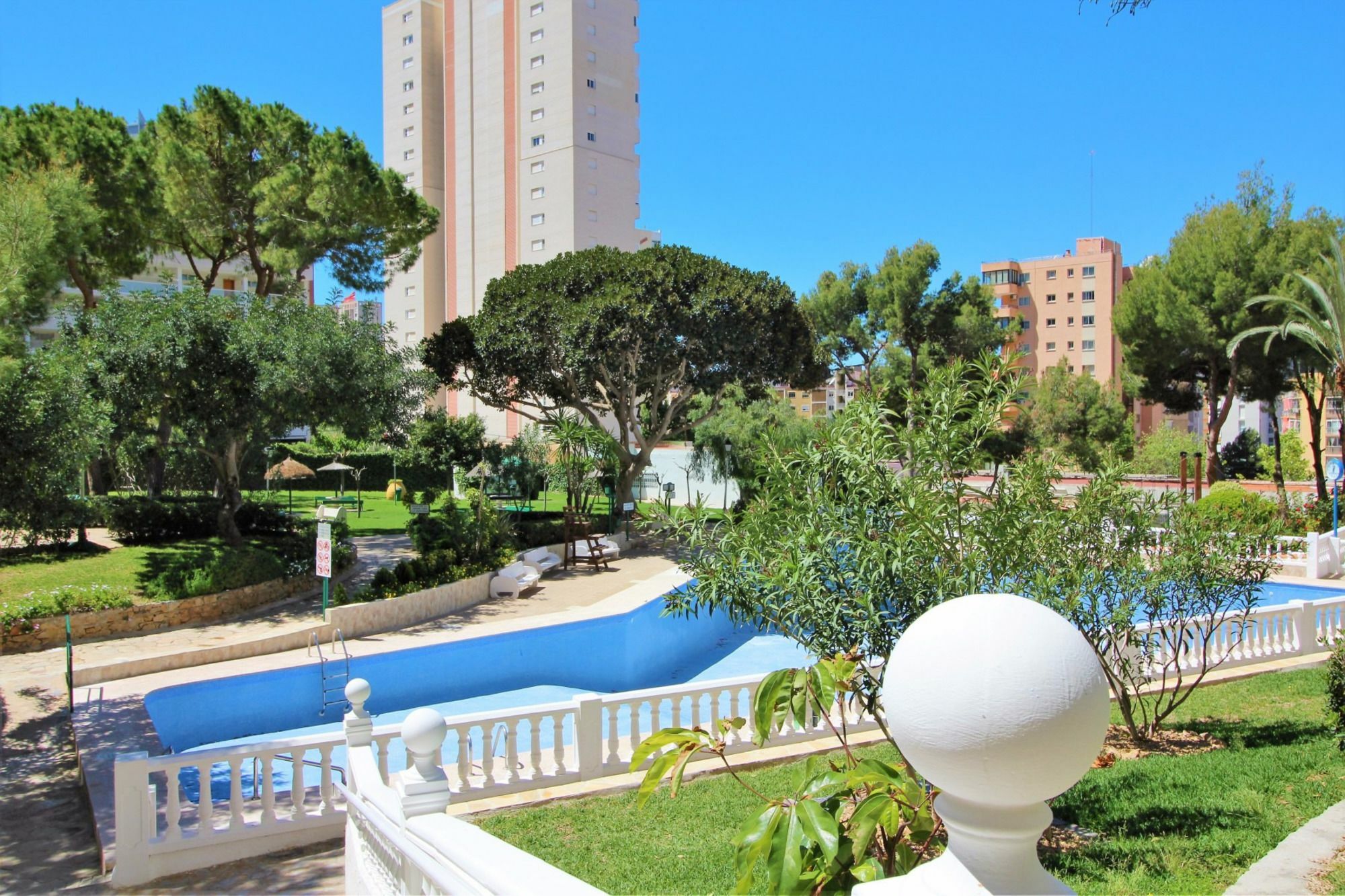 Апартаменты Playmon Park 8-10 Бенидорм Экстерьер фото