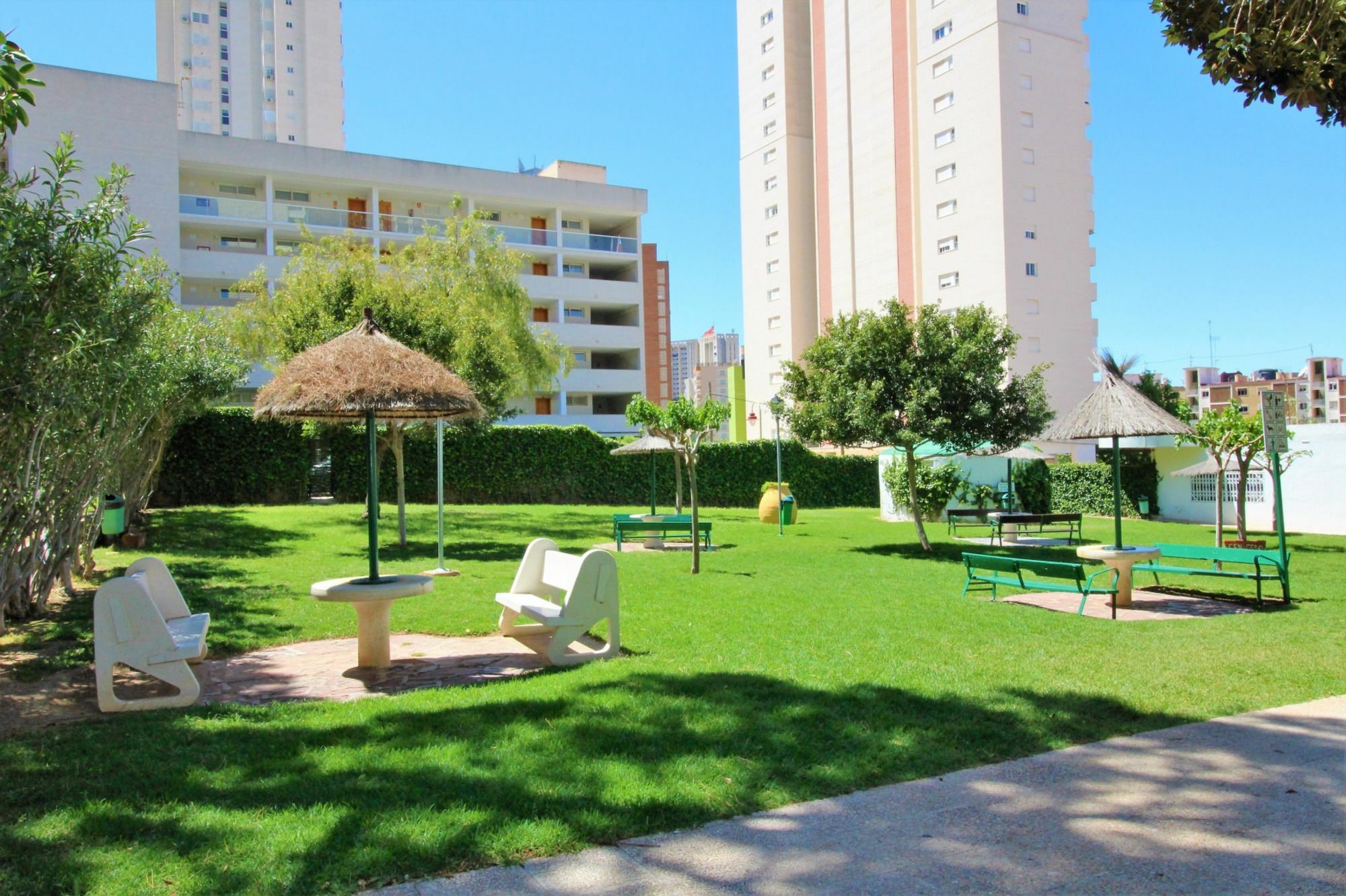 Апартаменты Playmon Park 8-10 Бенидорм Экстерьер фото